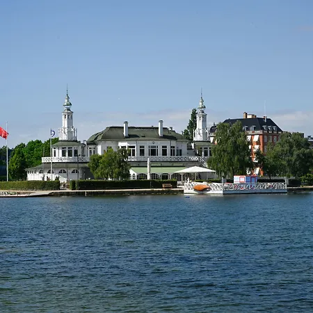 - Pleasant 2-bdr In Center * København