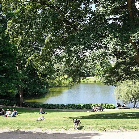 - Pleasant 2-bdr In Center København