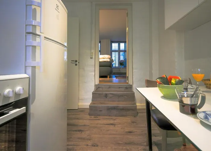 Lejlighed - Pleasant 2-bdr In Center