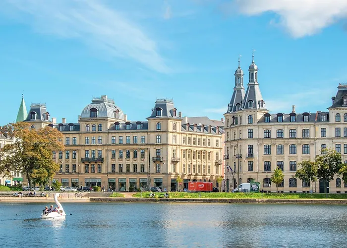 - Pleasant 2-bdr In Center Lejlighed *