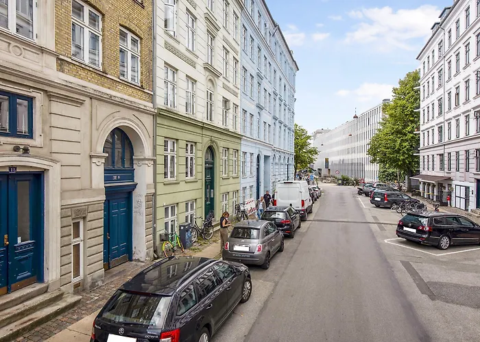 - Pleasant 2-bdr In Center Lejlighed